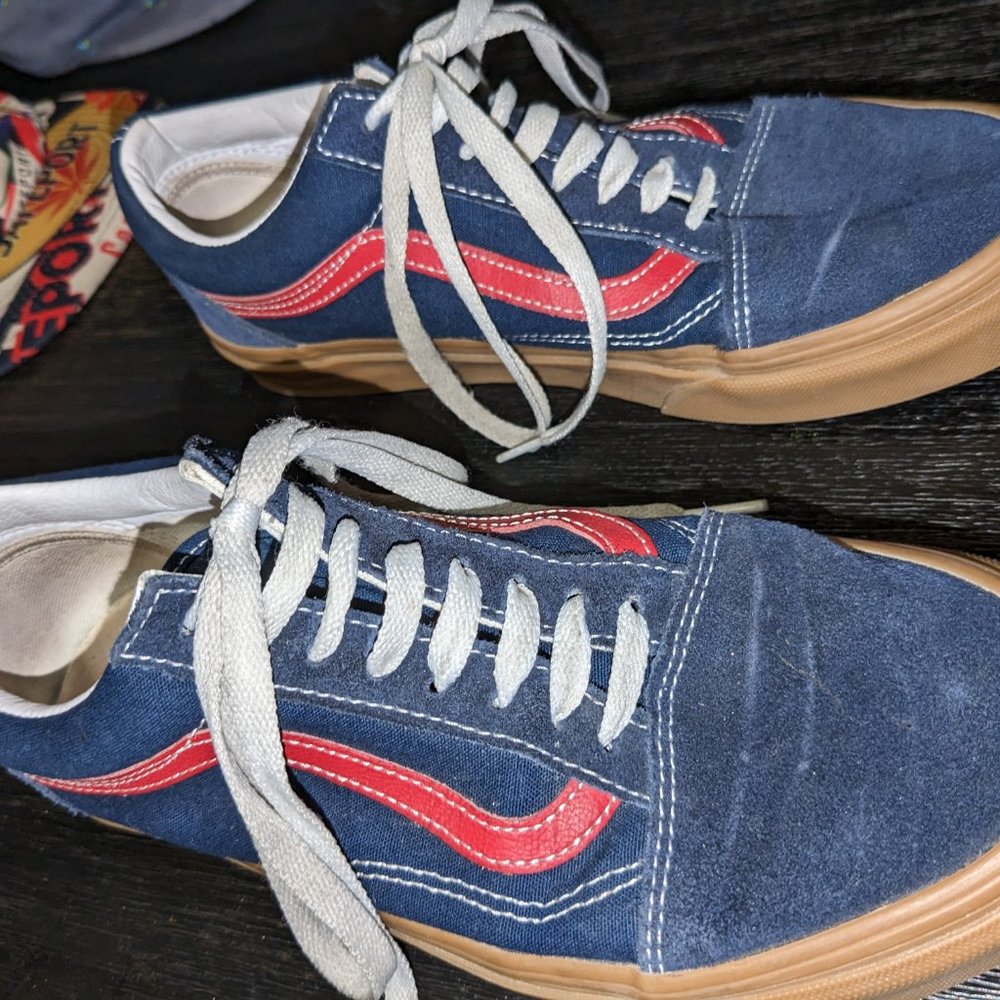Vans - Picture 3 of 4